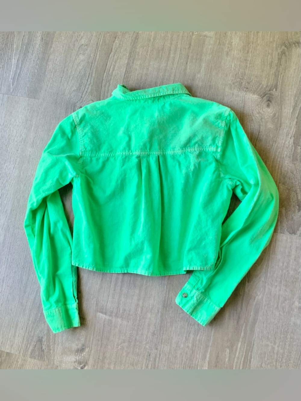 Universal Thread Cropped Button-Down Shirt Small - Picture 2 of 9